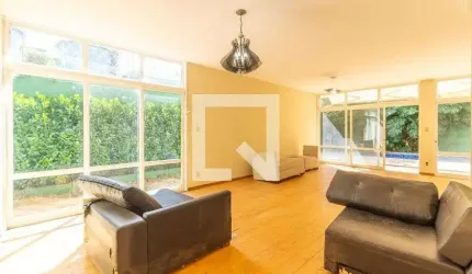 Casa para Aluguel - Alto de Pinheiros, 5 Quartos,  700 m² - São Paulo