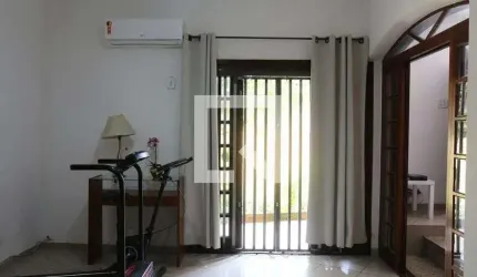Casa para Aluguel - Jardim Santa Adelia, 3 Quartos,  270 m² - São Paulo