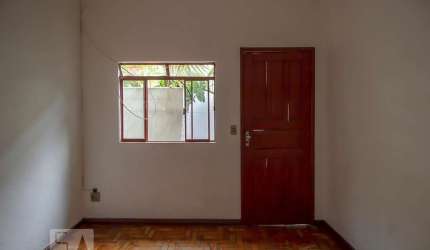 Casa para Aluguel - João Pinheiro, 2 Quartos,  60 m² - Belo Horizonte