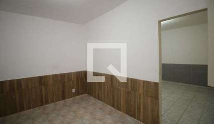 Casa para Aluguel - Ramos, 2 Quartos,  60 m² - Rio de Janeiro