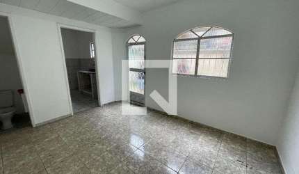 Casa para Aluguel - Olaria, 2 Quartos,  66 m² - Rio de Janeiro