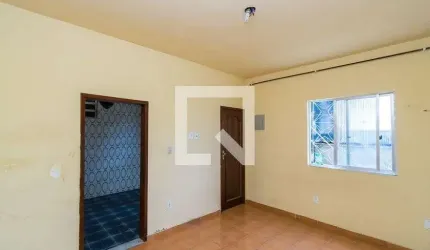 Casa para Aluguel - Olaria, 2 Quartos,  149 m² - Rio de Janeiro
