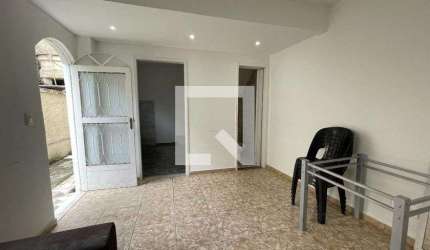 Casa para Aluguel - Olaria, 2 Quartos,  66 m² - Rio de Janeiro