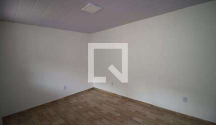 Casa para Aluguel - Olaria, 1 Quarto,  30 m² - Rio de Janeiro