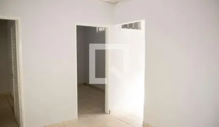 Casa para Aluguel - Setor Central, 2 Quartos,  90 m² - Goiânia