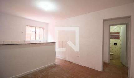 Casa para Aluguel - Vila Carmosina, 2 Quartos,  80 m² - São Paulo