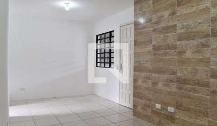 Casa para Aluguel - Uberaba, 3 Quartos,  102 m² - Curitiba