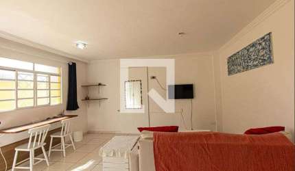 Casa para Aluguel - Santa Quitéria, 1 Quarto,  50 m² - Curitiba