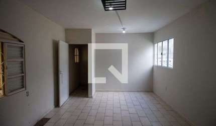 Casa para Aluguel - Conjunto Residencial Jose Bonifacio, 5 Quartos,  18385 m² - São Paulo