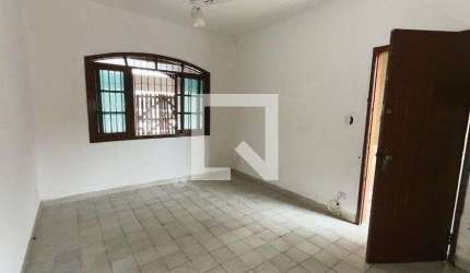 Casa para Aluguel - Maracanã, 2 Quartos,  150 m² - Praia Grande