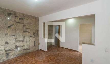 Casa para Aluguel - Olaria, 2 Quartos,  69 m² - Rio de Janeiro