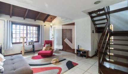 Casa para Aluguel - Partenon, 3 Quartos,  216 m² - Porto Alegre