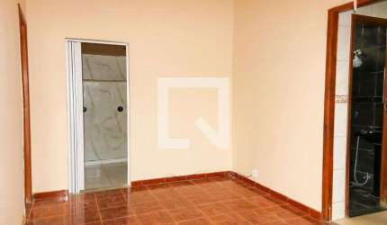Casa para Aluguel - Quintino Bocaiúva, 2 Quartos,  600 m² - Rio de Janeiro