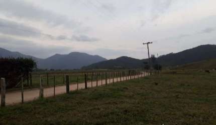 FAZENDA 5 Dorm. - Bom Retiro - Paulo Lopes - 6743