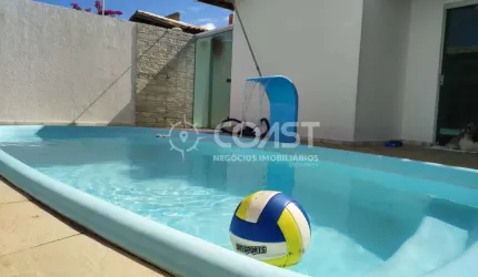 Casa à venda na Aruana com piscina.