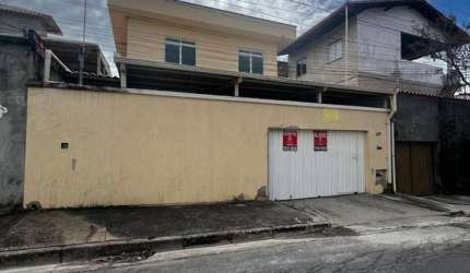 Casa a venda no bairro Tropical com 2 quartos e 2 vagas