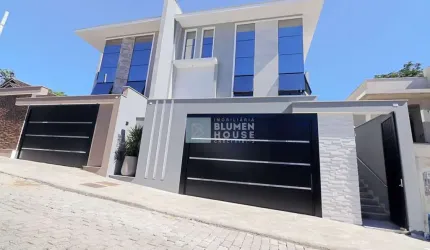 Casa com 3 quartos à venda na Vila Nova, Blumenau , 300 m2 por R$ 2.800.000
