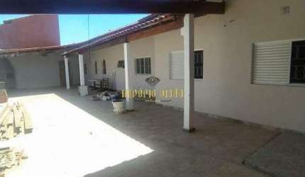 Casa térrea para locação com 3 Dormitórios, Vagas para 4 carros e Área gourmet bairro Caxanga - Suzano/SP