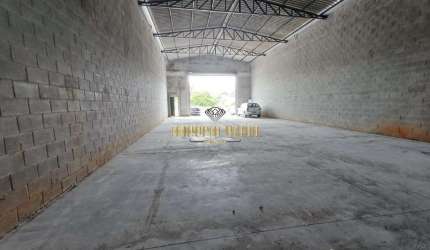 Galpão novo com 290m² e Mezanino de 60m² para Aluguel no Boa Vista - Suzano.