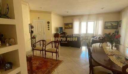 Casa para Aluguel com 3 Suítes, Cozinha, Quintal amplo e 8 vagas de garagem no bairro Vila Oliveira - Mogi das Cruzes - SP