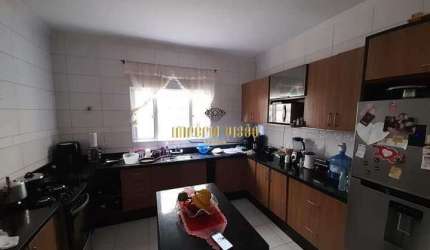 Casa com 3 dormitórios, piscina, área gourmet e quintal amplo à venda no bairro Jardim Realce - Suzano - SP.