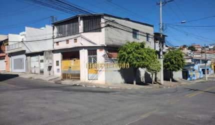 Sobrado com 4 casas à venda no Jardim Leblon - Suzano - SP.