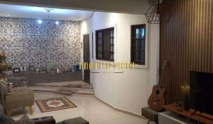 Casa à venda com 3 Dormitórios e Churrasqueira no bairro Jundiapeba - Mogi das Cruzes-SP