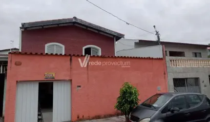 Casa com 3 quartos à venda na Rua Montevidéo, 675, Parque São Quirino, Campinas, 180 m2 por R$ 700.000