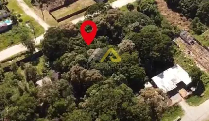 Área de 1.230m². São 03 terrenos sendo um de esquina à venda
