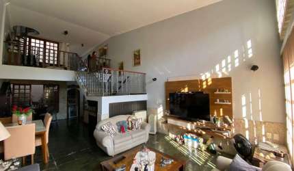Casa para Venda em Nova Iguaçu, Posse, 4 dormitórios, 1 suíte, 5 banheiros, 4 vagas