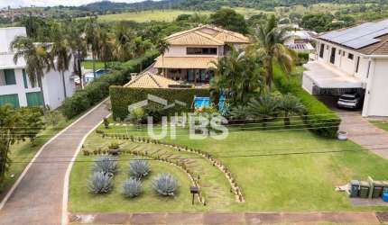 Belo sobrado no condomínio Aldeia do Vale, 692 m² de construção e 1.612 m² de terreno!