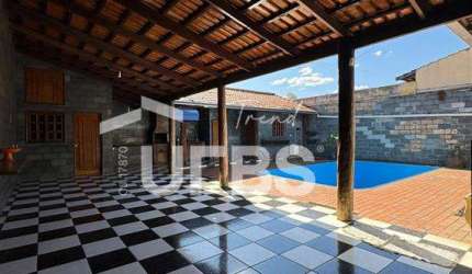 OPORTUNIDADE DE CASA SOZINHA NO LOTE NO SETOR FAIÇALVILLE