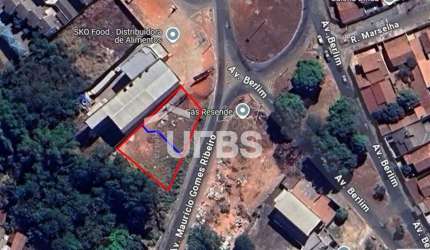 TERRENO COMERCIAL - ESQUINA - AVENIDA BERLIM - AVENIDA MAURICIO GOMES RIBEIRO