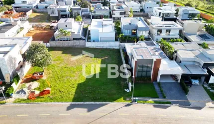 Lote residencial super bem localizado com 423,14 m2 no Portal do sol green !