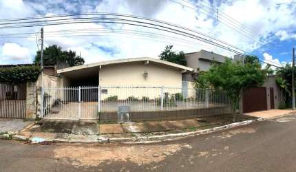 Casa à Venda no Setor Sul - Imóvel Perfeito para Reforma e Personalização