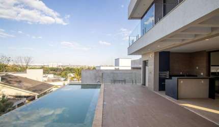 Sobrado com 4 suítes Residencial Parque Mendanha