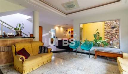 SOBRADO 5 QUARTOS SENDO 5 SUITES SANTA GENOVEVA