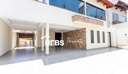 Sobrado 4 suítes no Setor Sul
