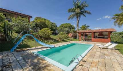 Casa em condomínio para venda com 3 quartos, sendo 1 suíte, 379m²