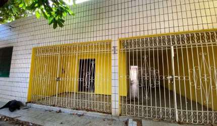 Casa à venda, 3 quartos, 1 suíte, 3 vagas, Centro - Fortaleza/CE