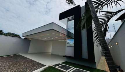 Casa Alto Padrão na 108 Norte com 3 Suítes, Piscina e Escritório