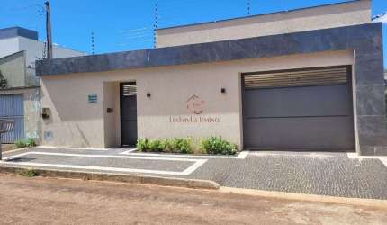 Casa alto padrão 3 suítes na 304N com piscina, energia solar e armários