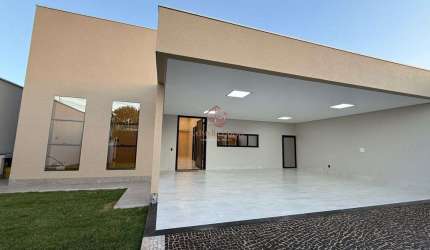 Casa Nova 3 Suítes na 405 Sul, 227m², Piscina e Acabamento Moderno