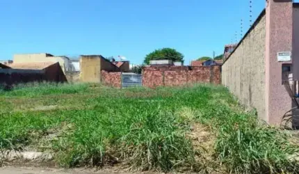 Lote de 377m² à venda na 305 Sul, de frente para a Av. LO-5