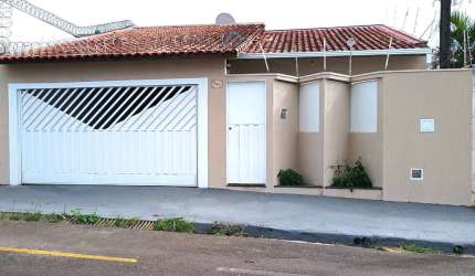 Deslumbrante casa tipo para venda com 3 quartos, sendo 1 suíte, 183m²