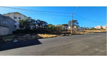 Atraente terreno residencial para venda, 195m²