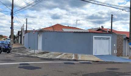 Atraente casa de vila para venda com 2 quartos, sendo 1 suíte, 65m²