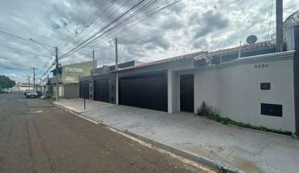 Agradável casa de vila para venda com 3 quartos, sendo 1 suíte, 149m²