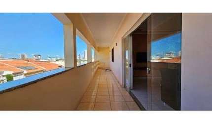 Atraente casa de vila para venda com 5 quartos, sendo 3 suítes, 392m²