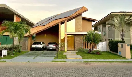 CASA CAPA DE REVISTA à venda no Condomínio Quintas do Lago no Eusébio. Porteira Fechada